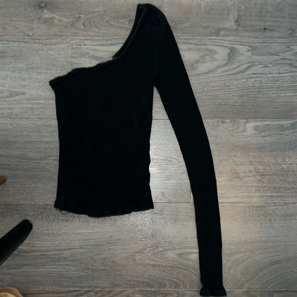 Urban outfitters one shoulder top! Size small!! never worn!!